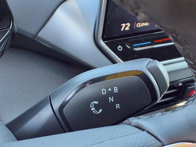Photo of 2025 Silver Mist Metallic Volkswagen ID.4