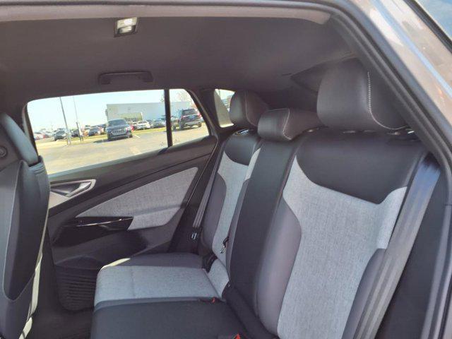 Photo of 2025 Silver Mist Metallic Volkswagen ID.4