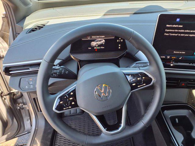 Photo of 2025 Silver Mist Metallic Volkswagen ID.4