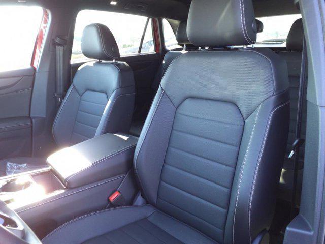 Photo of 2025 AURORA RED META Volkswagen Atlas Cross Sport