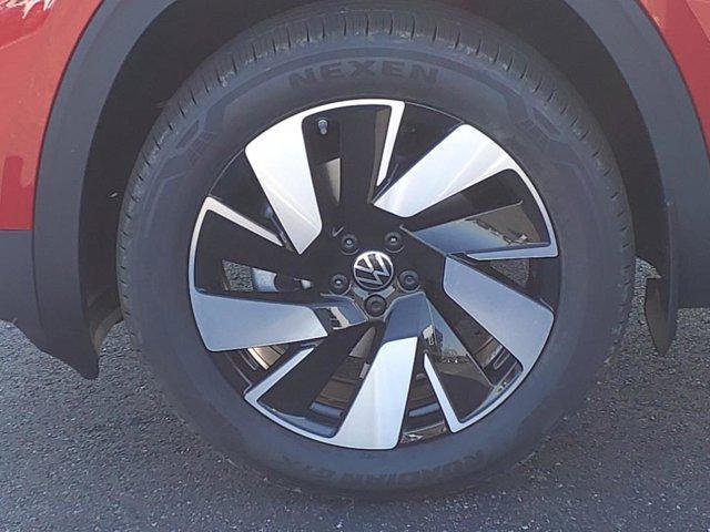 Photo of 2025 AURORA RED META Volkswagen Atlas Cross Sport