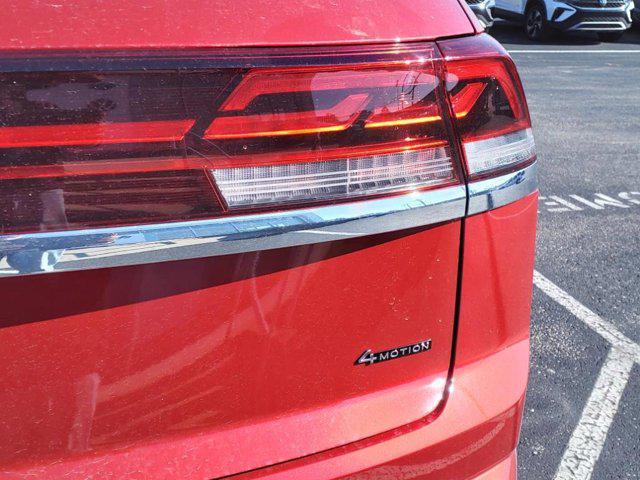 Photo of 2025 AURORA RED META Volkswagen Atlas Cross Sport