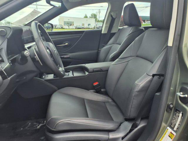 Photo of 2023 Sunlit Green Lexus ES 350