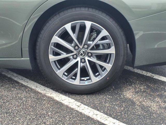 Photo of 2023 Sunlit Green Lexus ES 350