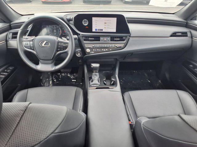 Photo of 2023 Sunlit Green Lexus ES 350