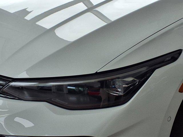 Photo of 2025 Pure White Volkswagen Golf R