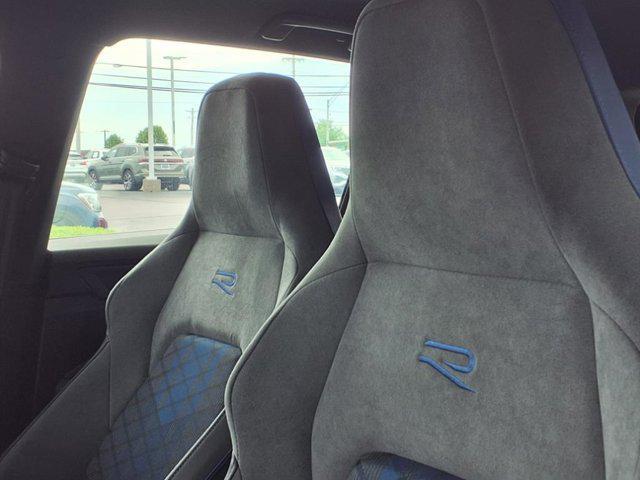 Photo of 2025 Pure White Volkswagen Golf R