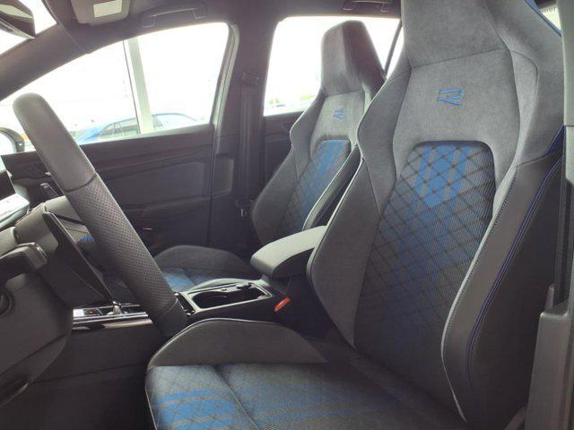 Photo of 2025 Pure White Volkswagen Golf R