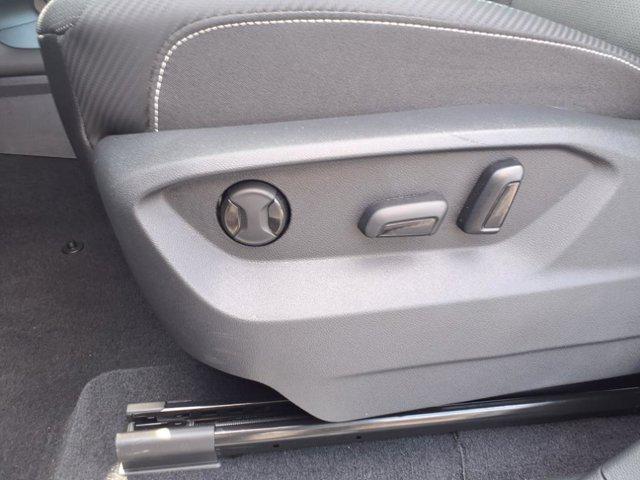 Photo of 2025 Silver Mist Metallic Volkswagen Atlas Cross Sport