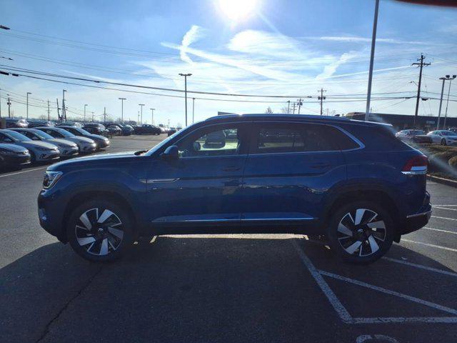 Photo of 2025 BLUE METALLIC Volkswagen Atlas Cross Sport
