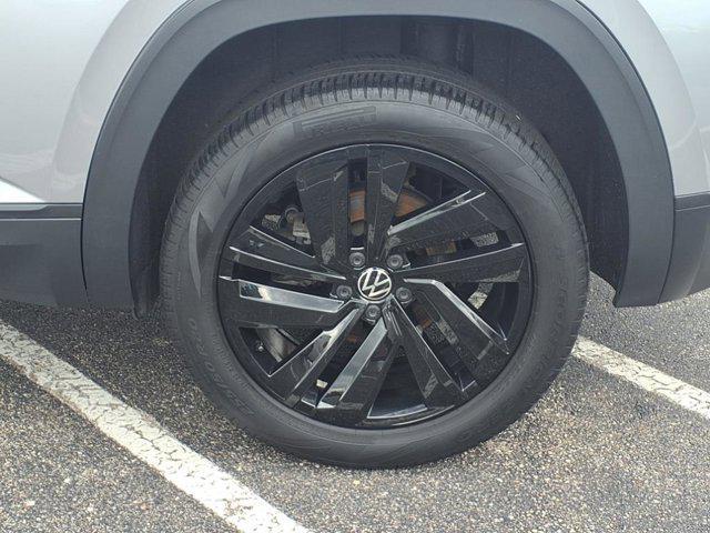 Photo of 2022 Pyrite Silver Metallic Volkswagen Atlas Cross Sport