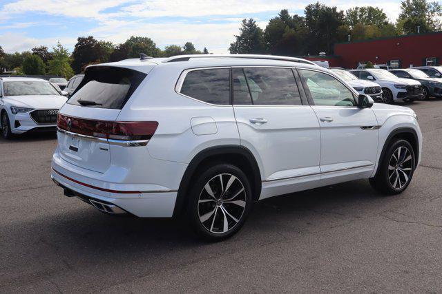 Photo of 2025 Opal White Pearl Volkswagen Atlas