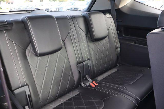 Photo of 2025 Opal White Pearl Volkswagen Atlas