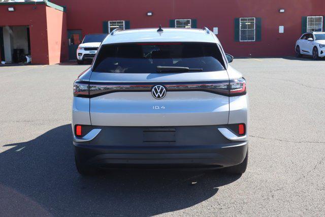 Photo of 2023 Silver Mist Metallic Volkswagen ID.4