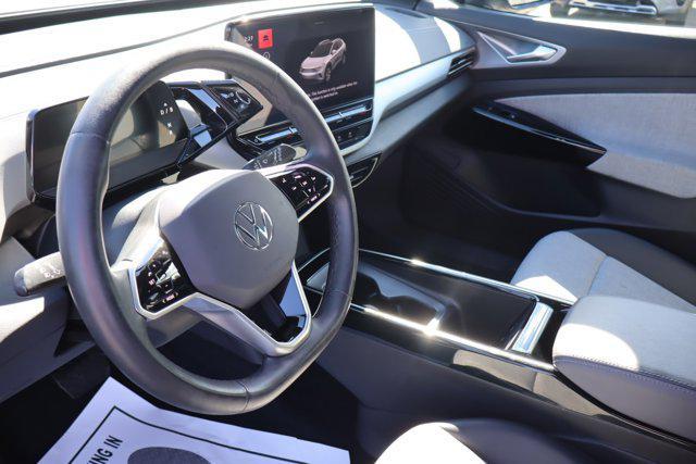 Photo of 2023 Silver Mist Metallic Volkswagen ID.4