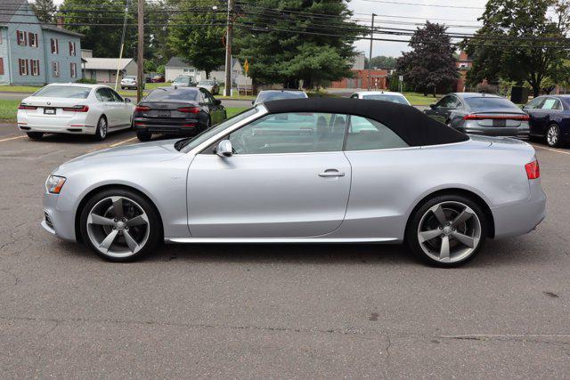 Photo of 2017 Florett Silver Metallic/Black Roof Audi S5
