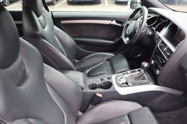 Photo of 2017 Florett Silver Metallic/Black Roof Audi S5