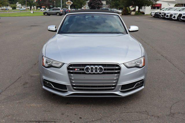 Photo of 2017 Florett Silver Metallic/Black Roof Audi S5