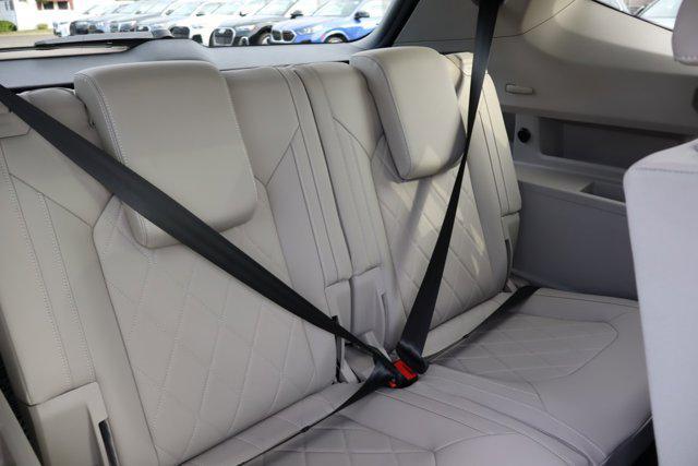 Photo of 2025 Pure Gray Volkswagen Atlas