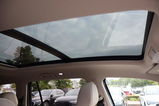 Photo of 2025 Pure Gray Volkswagen Atlas