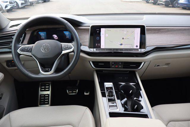 Photo of 2025 Pure Gray Volkswagen Atlas