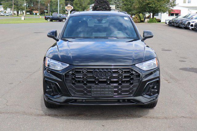 Photo of 2025 Mythos Black Metallic Audi Q5