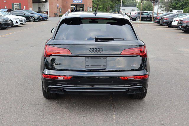 Photo of 2025 Mythos Black Metallic Audi Q5