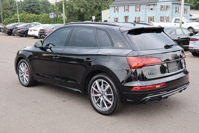 Photo of 2025 Mythos Black Metallic Audi Q5