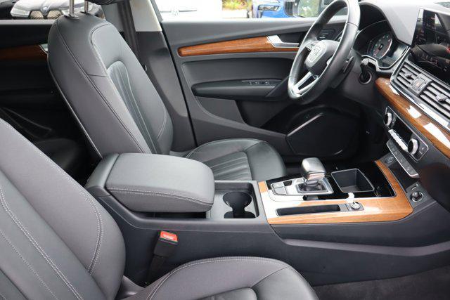 Photo of 2023 Chronos Gray Metallic Audi Q5