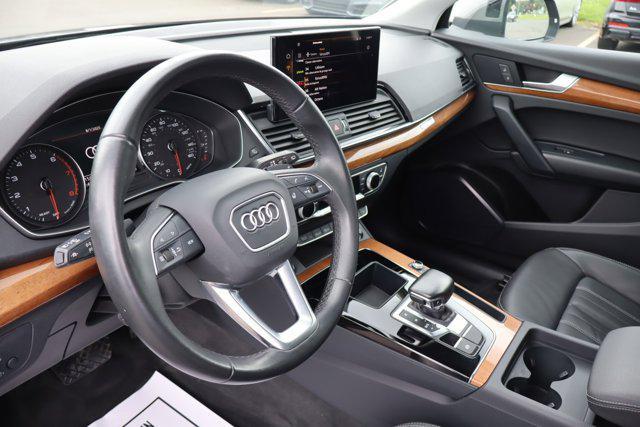 Photo of 2023 Chronos Gray Metallic Audi Q5