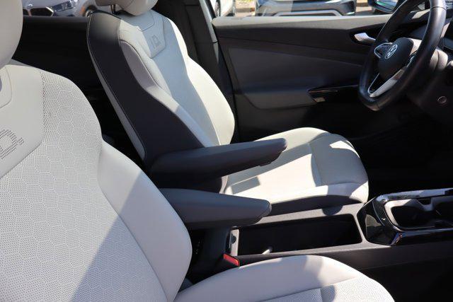 Photo of 2022 Moonstone Gray Volkswagen ID.4