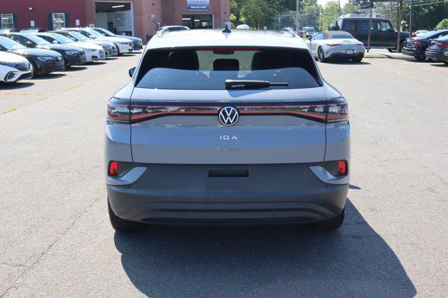 Photo of 2022 Moonstone Gray Volkswagen ID.4