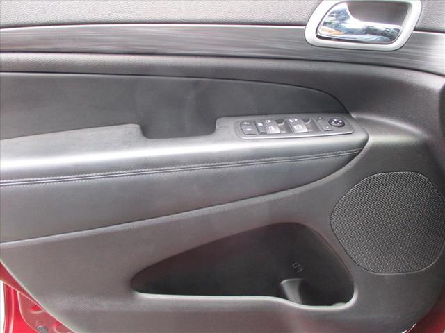 Photo of 2021 Velvet Red Pearlcoat Jeep Grand Cherokee