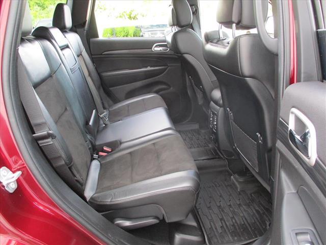 Photo of 2021 Velvet Red Pearlcoat Jeep Grand Cherokee