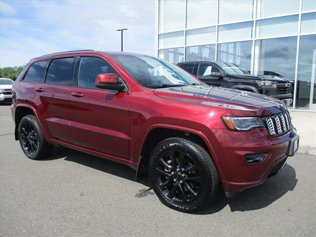 Photo of 2021 Velvet Red Pearlcoat Jeep Grand Cherokee