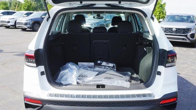 Photo of 2025 Pure White Volkswagen Taos