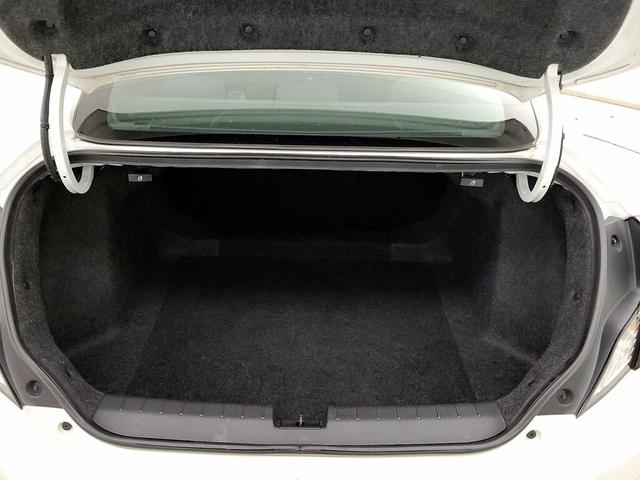 Photo of 2020 White Honda Civic