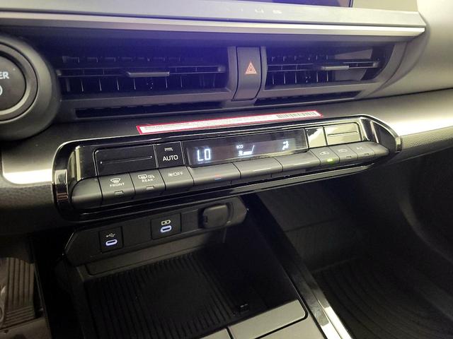 Photo of 2024 Gray Toyota Prius