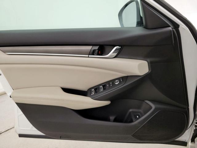 Photo of 2021 White Honda Accord