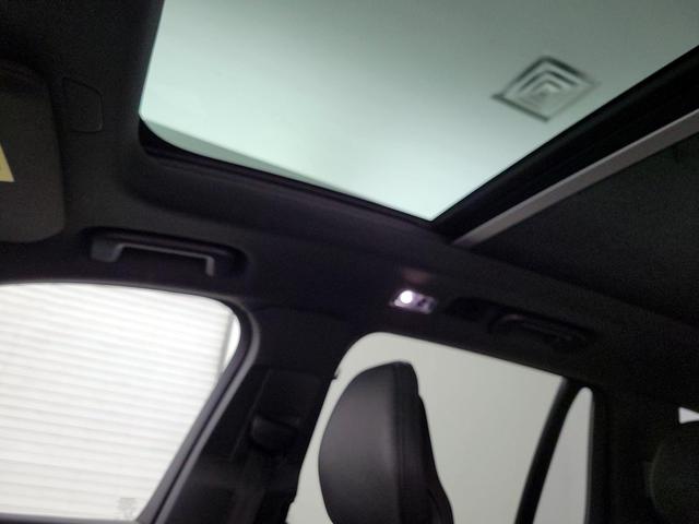 Photo of 2018 White Volvo XC90