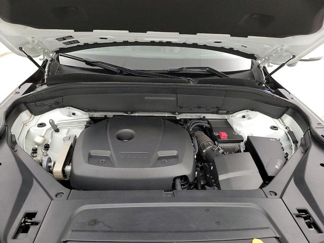Photo of 2018 White Volvo XC90