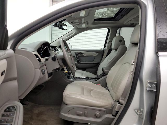 Photo of 2014 Silver Chevrolet Traverse