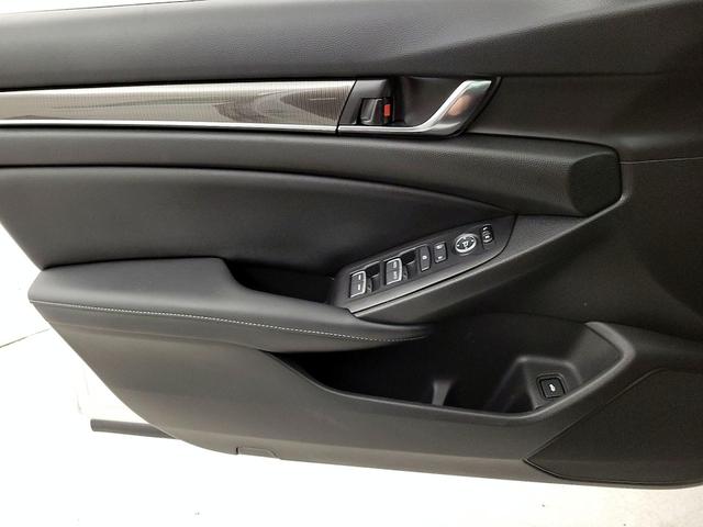 Photo of 2021 White Honda Accord