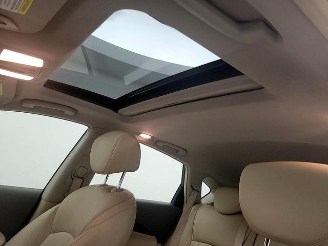 Photo of 2015 Black INFINITI QX50