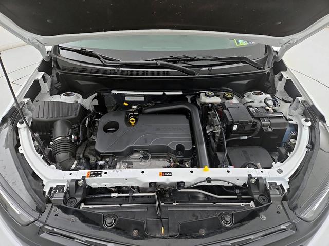 Photo of 2024 White Chevrolet Equinox