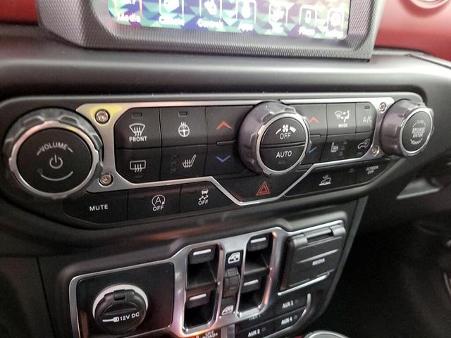 Photo of 2023 White Jeep Wrangler