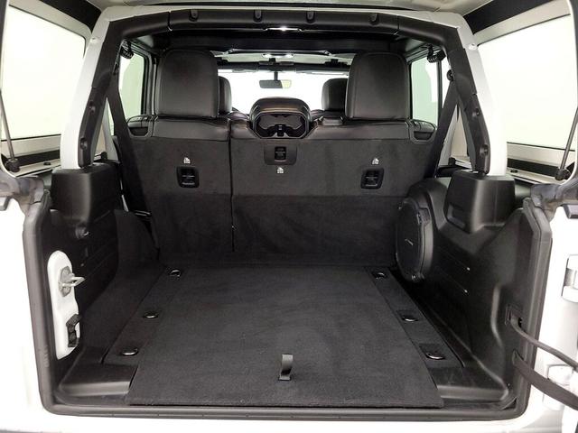 Photo of 2023 White Jeep Wrangler