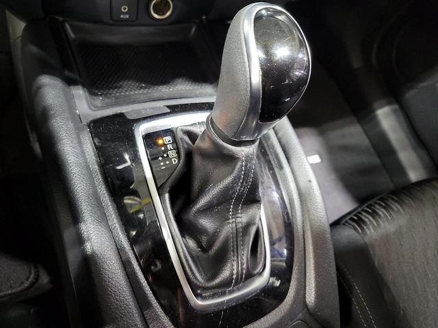 Photo of 2017 White Nissan Rogue
