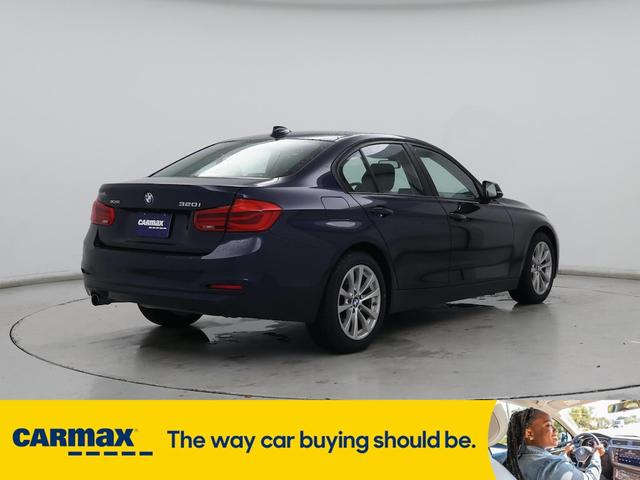 Photo of 2017 Blue BMW 320
