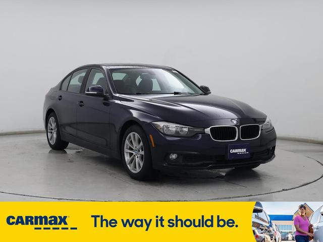 Photo of 2017 Blue BMW 320